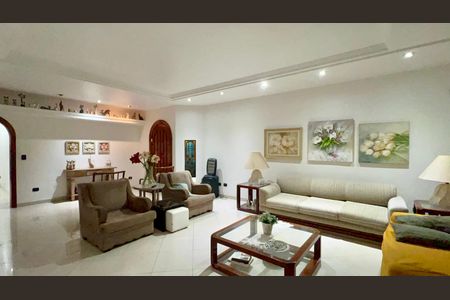 Casa à venda com 580m², 3 quartos e 5 vagasSala de TV