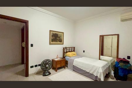 Casa à venda com 580m², 3 quartos e 5 vagasQuarto 2