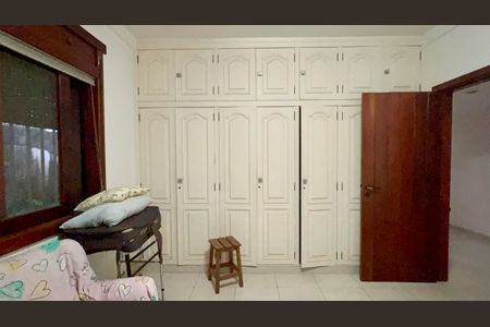 Casa à venda com 580m², 3 quartos e 5 vagasQuarto 2