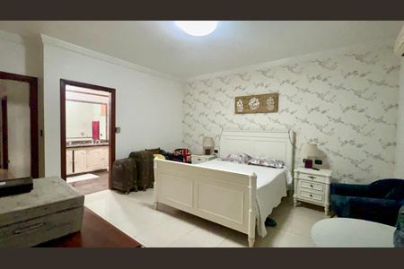 Casa à venda com 580m², 3 quartos e 5 vagasSuite