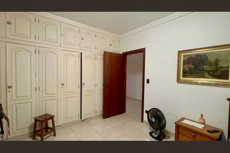 Casa à venda com 580m², 3 quartos e 5 vagasQuarto 2