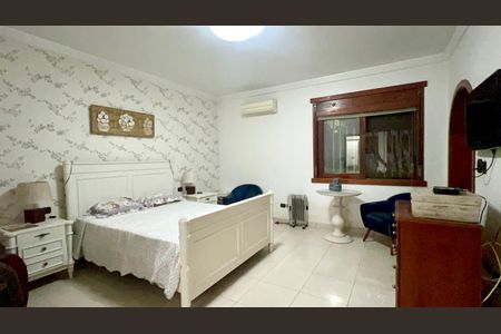 Casa à venda com 580m², 3 quartos e 5 vagasSuite