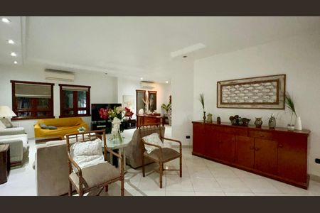 Sala de casa à venda com 3 quartos, 580m² em Alto de Pinheiros, São Paulo