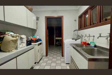 Casa à venda com 580m², 3 quartos e 5 vagasÁrea de Serviço
