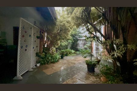 Casa à venda com 580m², 3 quartos e 5 vagasQuintal
