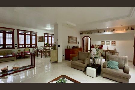 Sala de TV de casa à venda com 3 quartos, 580m² em Alto de Pinheiros, São Paulo