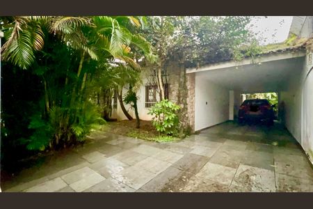 Garagem de casa à venda com 3 quartos, 580m² em Alto de Pinheiros, São Paulo