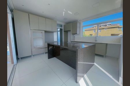 Casa de condomínio à venda com 700m², 5 quartos e 6 vagas Casa de condomínio à venda com 700m², 5 quartos e 6 vagasFoto 21