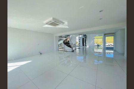 Casa de condomínio à venda com 700m², 5 quartos e 6 vagas Casa de condomínio à venda com 700m², 5 quartos e 6 vagasFoto 18