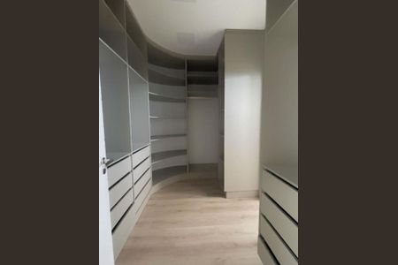 Casa de condomínio à venda com 700m², 5 quartos e 6 vagas Casa de condomínio à venda com 700m², 5 quartos e 6 vagasFoto 16