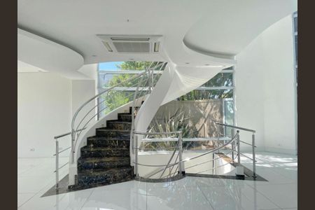 Casa de condomínio à venda com 700m², 5 quartos e 6 vagas Casa de condomínio à venda com 700m², 5 quartos e 6 vagasFoto 25