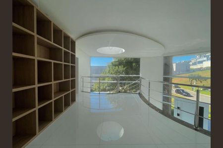 Casa de condomínio à venda com 700m², 5 quartos e 6 vagas Casa de condomínio à venda com 700m², 5 quartos e 6 vagasFoto 11