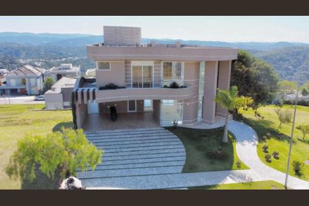 Casa de condomínio à venda com 700m², 5 quartos e 6 vagas Casa de condomínio à venda com 700m², 5 quartos e 6 vagasFoto 01