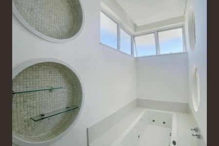 Casa de condomínio à venda com 700m², 5 quartos e 6 vagas Casa de condomínio à venda com 700m², 5 quartos e 6 vagasFoto 09