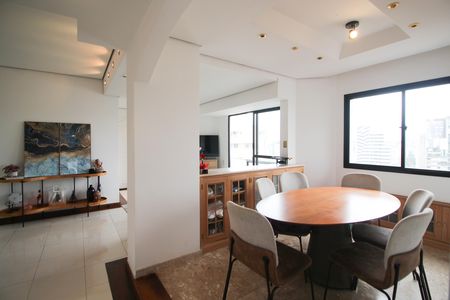 Apartamento à venda com 209m², 2 quartos e 2 vagasSala