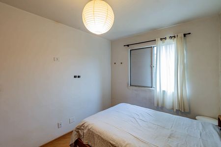 Quarto 01 de apartamento para alugar com 2 quartos, 64m² em Jardim Pinheiros, São Paulo