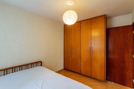 Quarto 01 de apartamento para alugar com 2 quartos, 64m² em Jardim Pinheiros, São Paulo