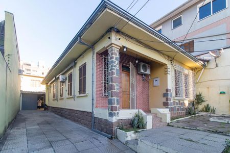 Casa à venda com 360m², 4 quartos e 4 vagasFachada