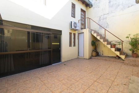 Quintal de casa à venda com 4 quartos, 360m² em Partenon, Porto Alegre