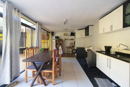 Casa à venda com 360m², 4 quartos e 4 vagasCozinha - Casa 2