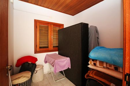 Casa de condomínio para alugar com 600m², 5 quartos e 4 vagas Casa de condomínio para alugar com 600m², 5 quartos e 4 vagasQuarto de Passar