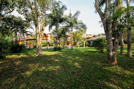 Casa de condomínio para alugar com 600m², 5 quartos e 4 vagas Casa de condomínio para alugar com 600m², 5 quartos e 4 vagasQuintal