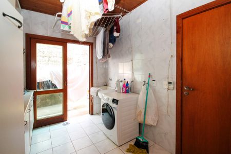 Casa de condomínio para alugar com 600m², 5 quartos e 4 vagas Casa de condomínio para alugar com 600m², 5 quartos e 4 vagasLavanderia