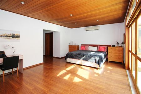 Casa de condomínio para alugar com 600m², 5 quartos e 4 vagas Casa de condomínio para alugar com 600m², 5 quartos e 4 vagasSuíte 3