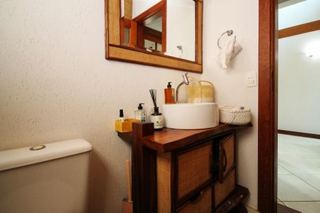Casa de condomínio para alugar com 600m², 5 quartos e 4 vagas Casa de condomínio para alugar com 600m², 5 quartos e 4 vagasLavabo