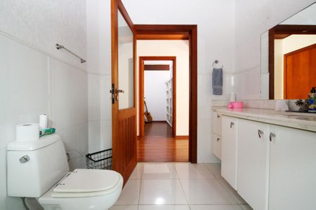 Casa de condomínio para alugar com 600m², 5 quartos e 4 vagas Casa de condomínio para alugar com 600m², 5 quartos e 4 vagasBanheiro Suíte 3