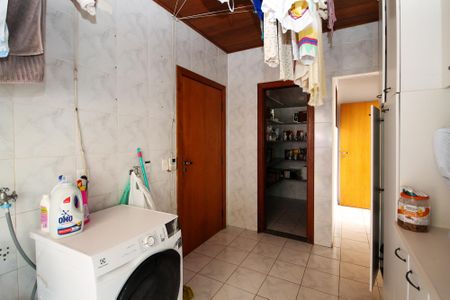 Casa de condomínio para alugar com 600m², 5 quartos e 4 vagas Casa de condomínio para alugar com 600m², 5 quartos e 4 vagasLavanderia
