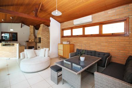 Casa de condomínio para alugar com 600m², 5 quartos e 4 vagas Casa de condomínio para alugar com 600m², 5 quartos e 4 vagasVaranda Gourmet