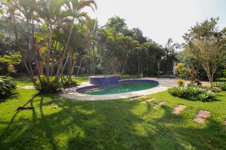 Casa de condomínio para alugar com 600m², 5 quartos e 4 vagas Casa de condomínio para alugar com 600m², 5 quartos e 4 vagasPiscina