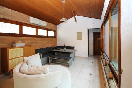 Casa de condomínio para alugar com 600m², 5 quartos e 4 vagas Casa de condomínio para alugar com 600m², 5 quartos e 4 vagasVaranda Gourmet