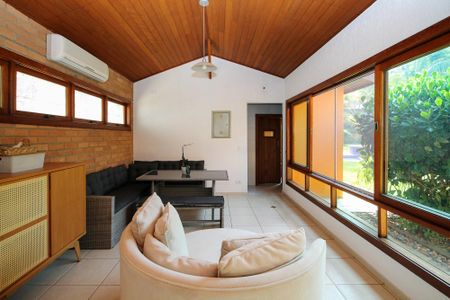 Casa de condomínio para alugar com 600m², 5 quartos e 4 vagas Casa de condomínio para alugar com 600m², 5 quartos e 4 vagasVaranda Gourmet