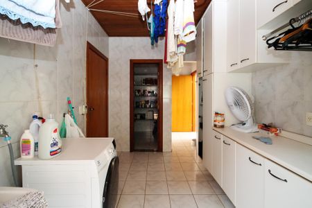 Casa de condomínio para alugar com 600m², 5 quartos e 4 vagas Casa de condomínio para alugar com 600m², 5 quartos e 4 vagasLavanderia