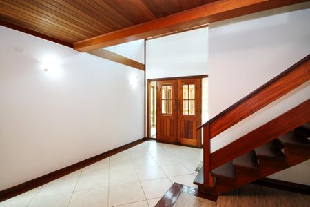 Casa de condomínio para alugar com 600m², 5 quartos e 4 vagas Casa de condomínio para alugar com 600m², 5 quartos e 4 vagasSala de Entrada