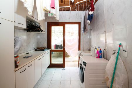 Casa de condomínio para alugar com 600m², 5 quartos e 4 vagas Casa de condomínio para alugar com 600m², 5 quartos e 4 vagasLavanderia