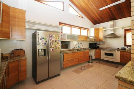 Casa de condomínio para alugar com 600m², 5 quartos e 4 vagas Casa de condomínio para alugar com 600m², 5 quartos e 4 vagasCozinha