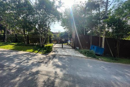 Casa de condomínio para alugar com 600m², 5 quartos e 4 vagas Casa de condomínio para alugar com 600m², 5 quartos e 4 vagasPlaca