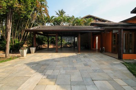 Casa de condomínio para alugar com 600m², 5 quartos e 4 vagas Casa de condomínio para alugar com 600m², 5 quartos e 4 vagasGaragem