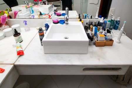 Casa de condomínio para alugar com 600m², 5 quartos e 4 vagas Casa de condomínio para alugar com 600m², 5 quartos e 4 vagasBanheiro Suíte 2