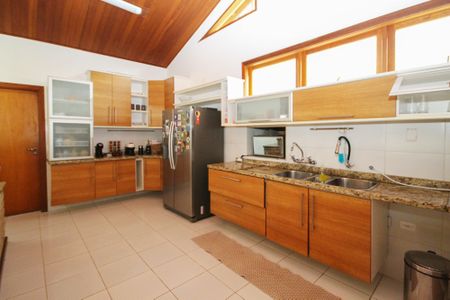 Casa de condomínio para alugar com 600m², 5 quartos e 4 vagas Casa de condomínio para alugar com 600m², 5 quartos e 4 vagasCozinha