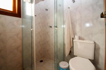 Casa de condomínio para alugar com 600m², 5 quartos e 4 vagas Casa de condomínio para alugar com 600m², 5 quartos e 4 vagasBanheiro Quarto de Serviço