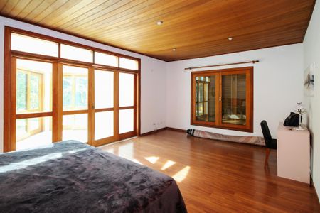 Casa de condomínio para alugar com 600m², 5 quartos e 4 vagas Casa de condomínio para alugar com 600m², 5 quartos e 4 vagasSuíte 3