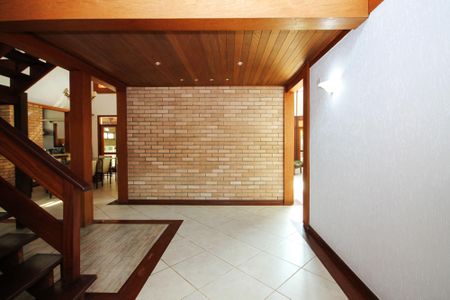 Casa de condomínio para alugar com 600m², 5 quartos e 4 vagas Casa de condomínio para alugar com 600m², 5 quartos e 4 vagasSala de Entrada