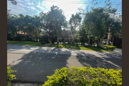 Casa de condomínio para alugar com 600m², 5 quartos e 4 vagas Casa de condomínio para alugar com 600m², 5 quartos e 4 vagasFachada da Rua