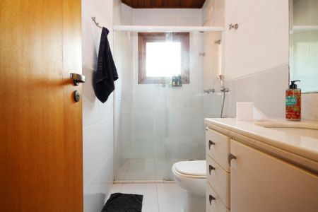Casa de condomínio para alugar com 600m², 5 quartos e 4 vagas Casa de condomínio para alugar com 600m², 5 quartos e 4 vagasBanheiro Suíte 1