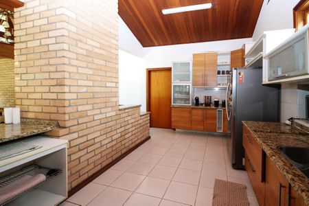 Casa de condomínio para alugar com 600m², 5 quartos e 4 vagas Casa de condomínio para alugar com 600m², 5 quartos e 4 vagasCozinha