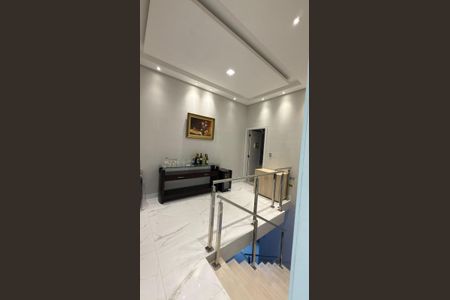 Sala de casa para alugar com 2 quartos, 200m² em Centro, Carapicuíba